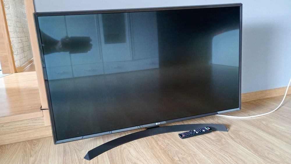 Telewizor LG 43UJ634V. SMART DVB-T2