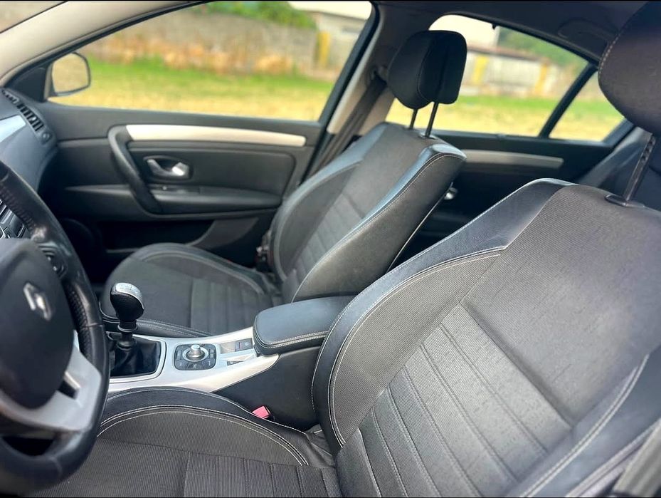 Renault Laguna — fotografia 6