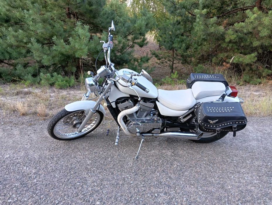 Suzuki Intruder vs800