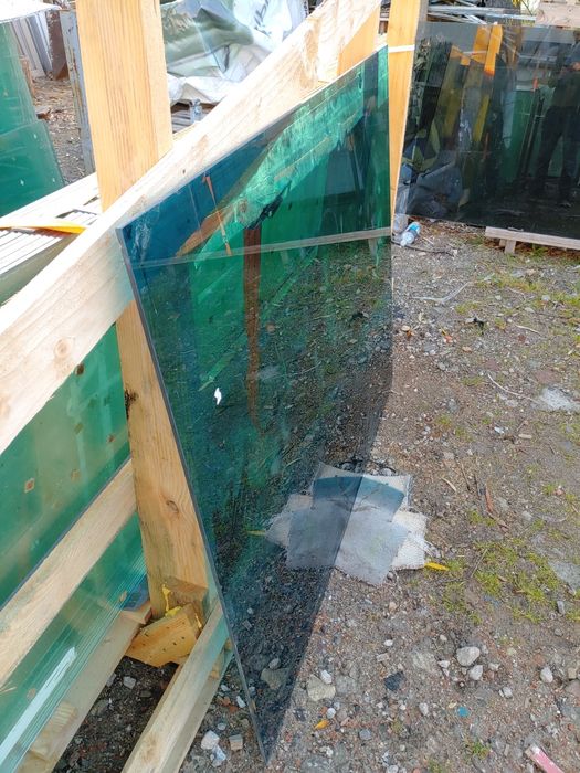 Szyby hartowane ,na ogród zimowy, dach, balustrada. Piękny kolor.