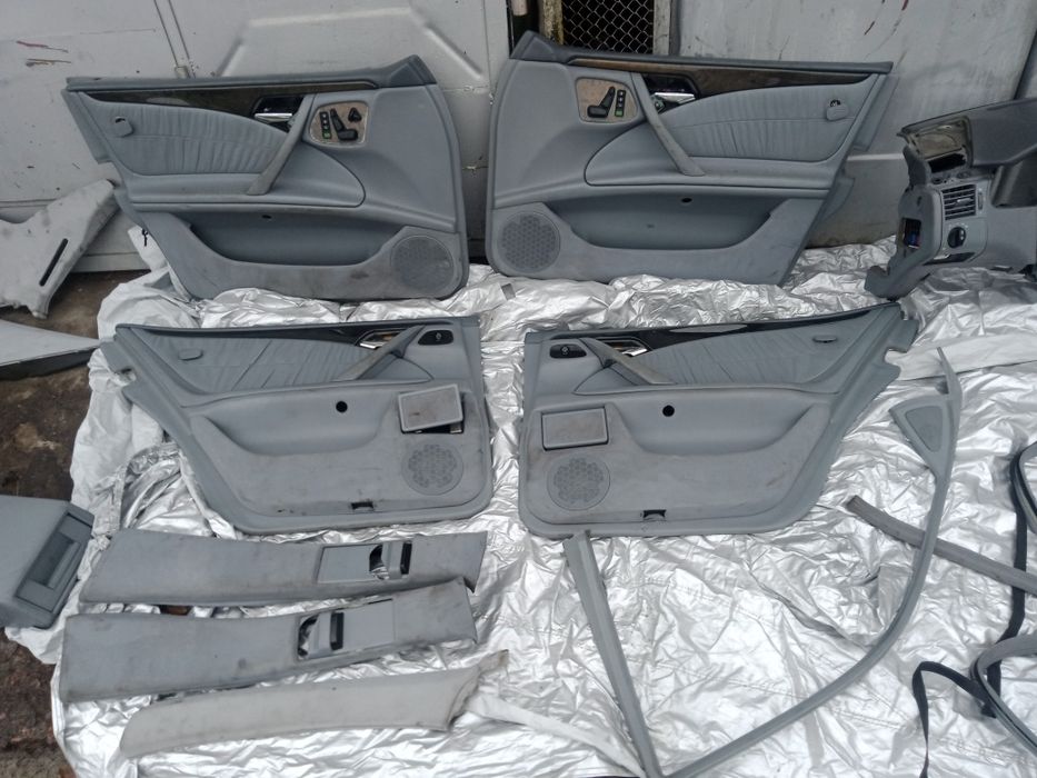 Уплотнители дверей на Mercedes W 210