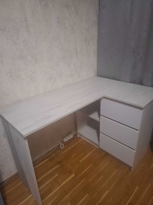Стіл письмовий кутовий