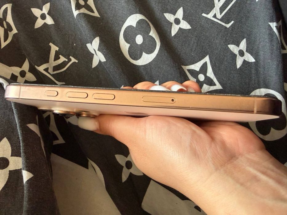 продам Iphone 16Pro 128gb