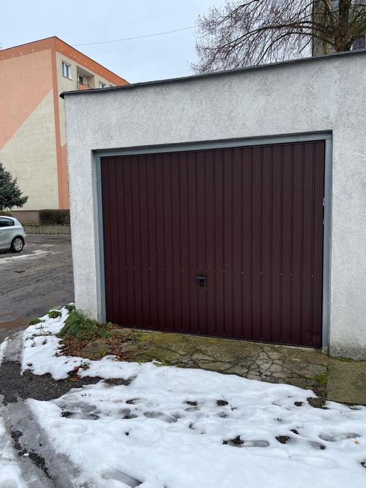 Sprzedam garaż przy ul. Parkowej ( Osiedle Słoneczne )