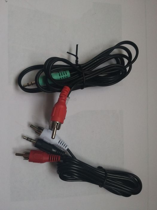 Кабель SATA и тюльпаны для подключения колонок. Силовые кабели