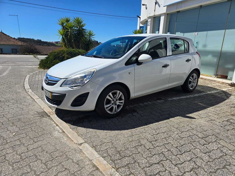 Opel Corsa 1.3 CDTI – 5 portas – 2013 – Revisão completa feita agora