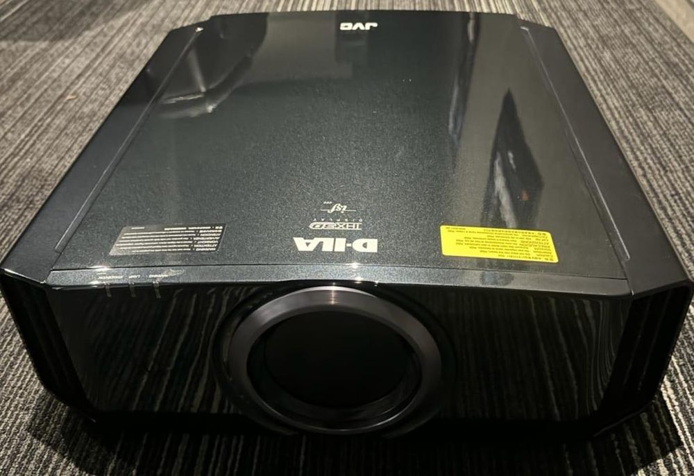 Projetor de vídeo JVC DLA - X7500