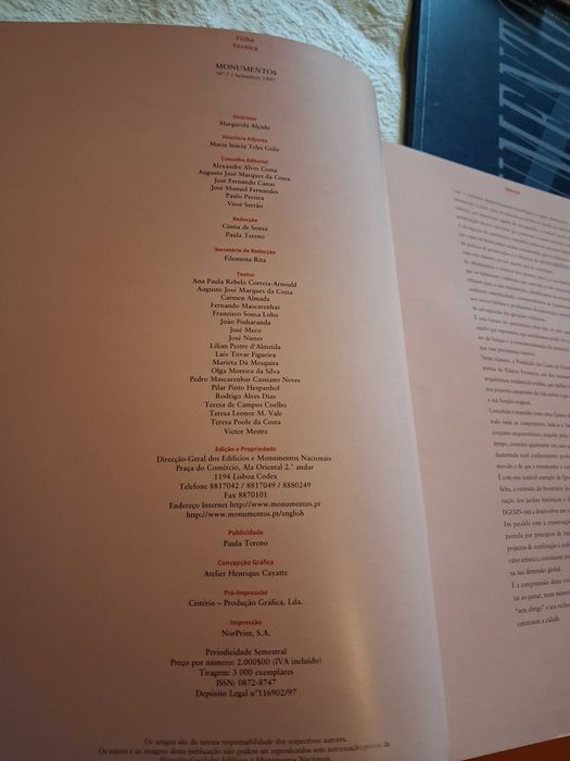 Revista semestral de Edifícios e Monumentos