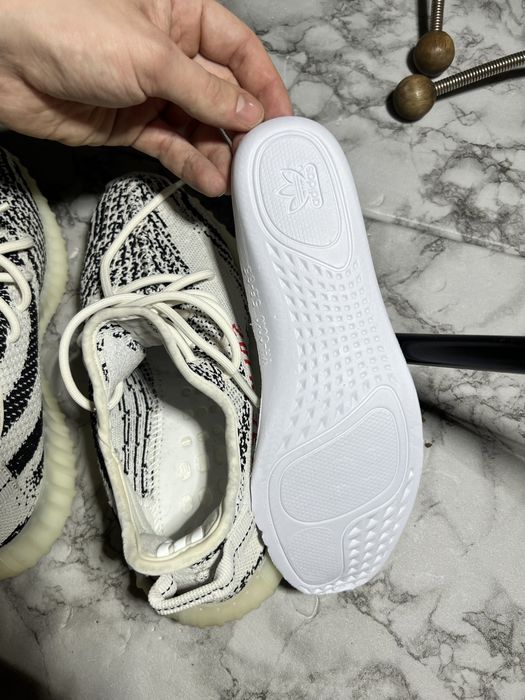Кроссовки adidas Yeezy boost оригинал размер 38 24,5 см