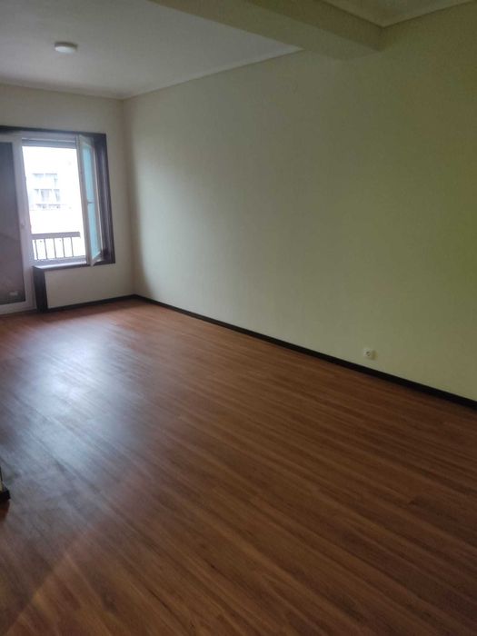 Arrenda-se Apartamento T2 - Centro S. João da Madeira