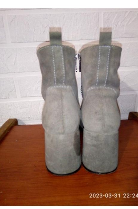 Взуття жіноче ботинки