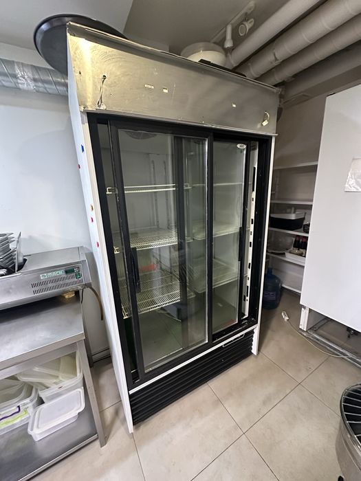 Професійна холодильна шафа-вітрина SEG, 671 л, 220 В