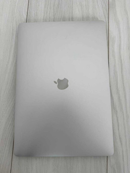 Apple MacBook Pro 16 2019 i7 Silver