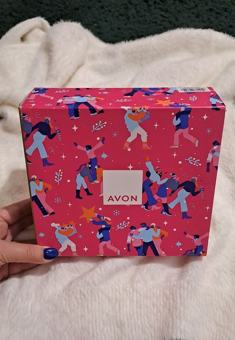 Damski zestaw w pudełku zegarek + zapach