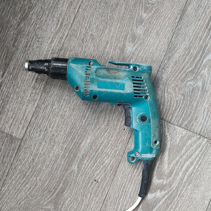 Электрический шуруповёрт Makita