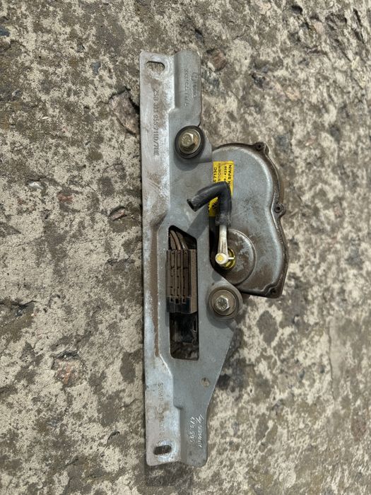 Моторчик заднего дворника passat b3 трапеция пассат б3