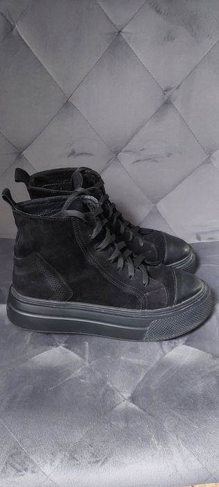 Високі жіночі кеди