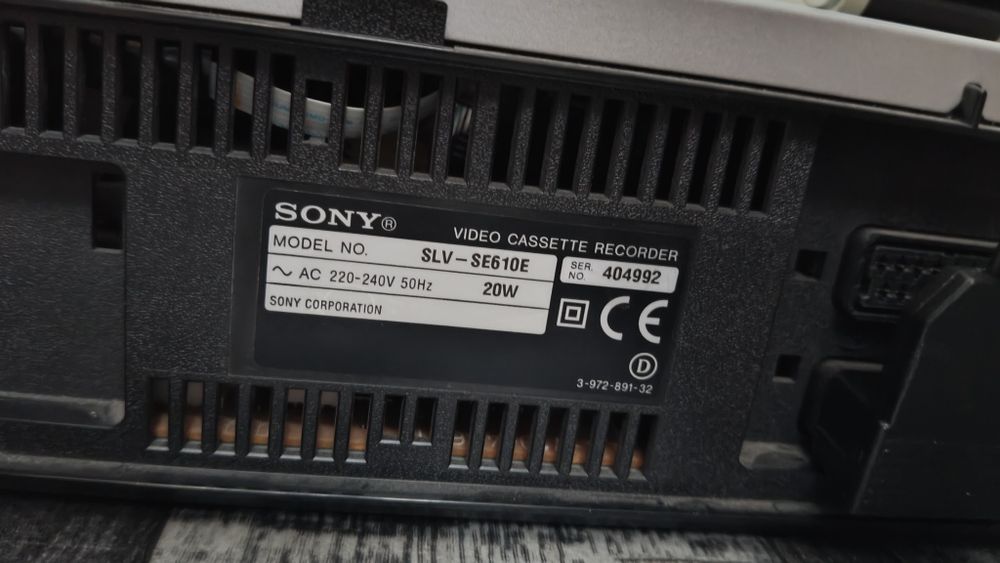 Odtwarzacz wideo Sony SLV SE610E z pilotem sprawny.