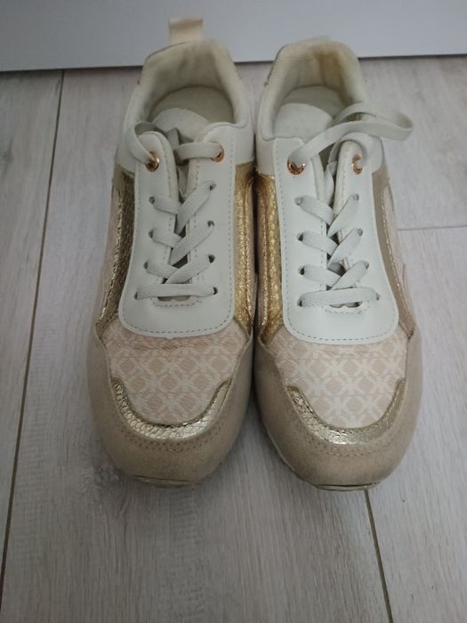 Buty Sneakersy 39
