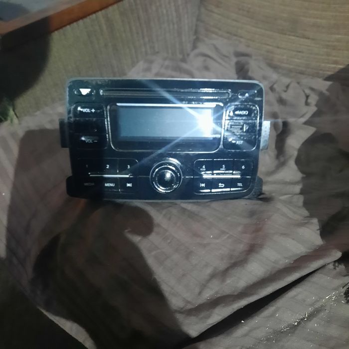 Продам оригінальний магнітофон рено