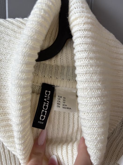 H&M Divided Krótki sweter golf ecru kremowy XS