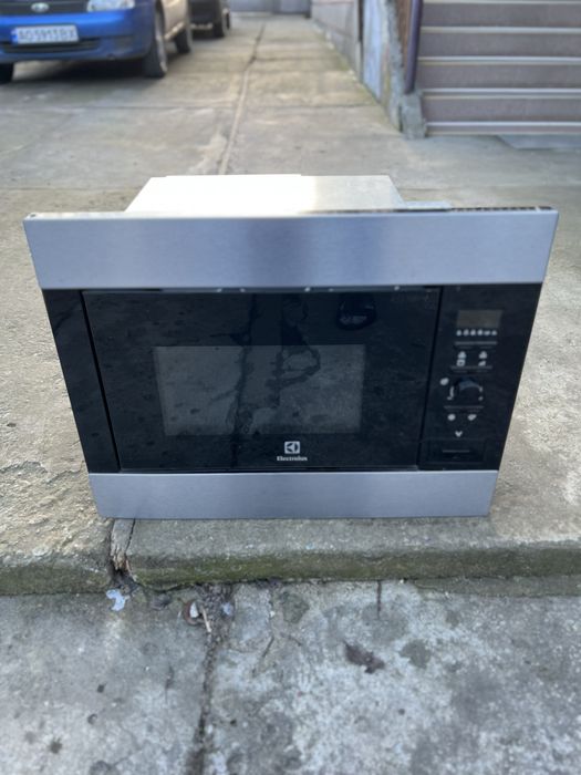 Мікрохвильовка Electrolux O46UKKS