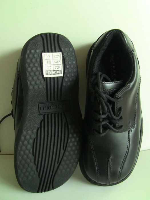 Новые кожаные туфли SKETCHERS на мальчика 28размер