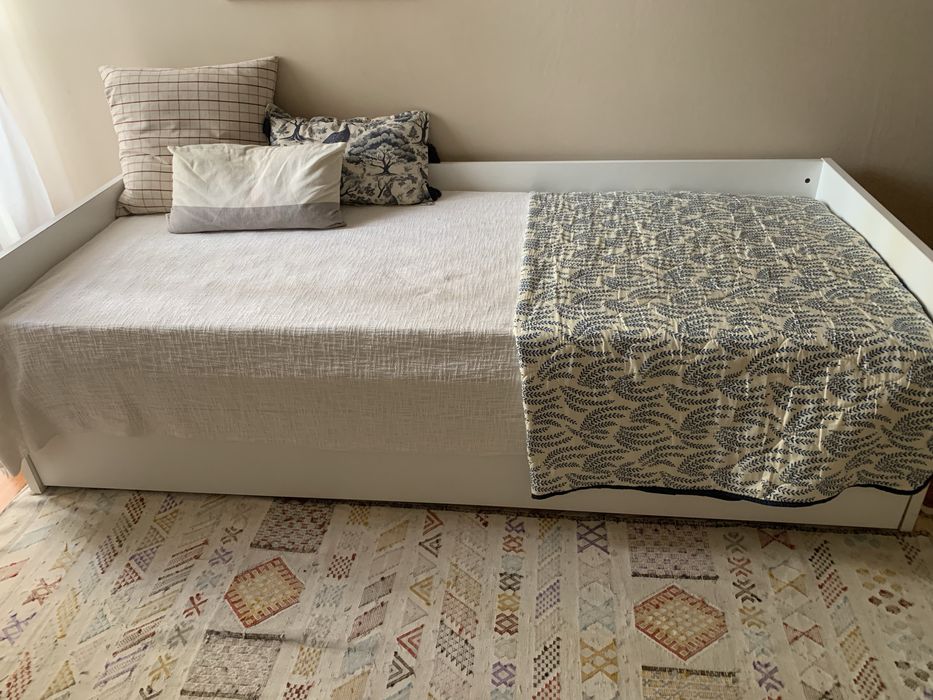 Cama gaveta em optimo estado!