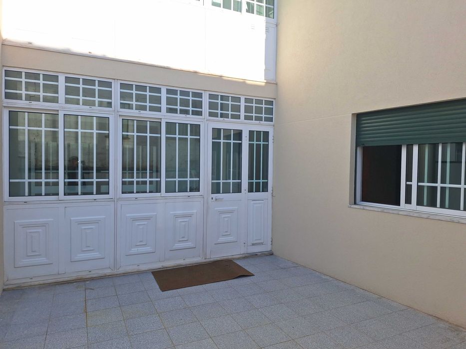 Arrenda-se Apartamento T2 – Centro de Lourosa