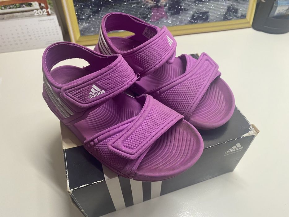 Сандалии фирмы Adidas