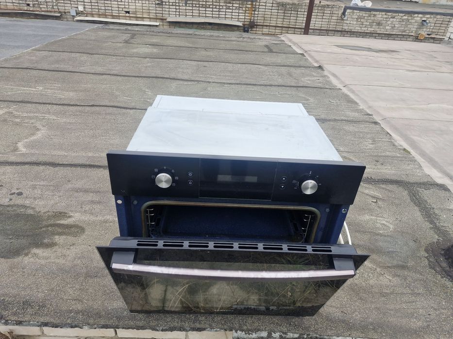 Встроеный духовой шкаф Samsung