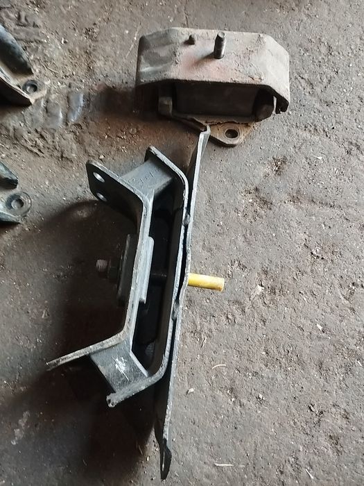 подушка двигателя,подушка КПП Hyundai accent 4, Hyundai terracan,kia rio 3 разборка
