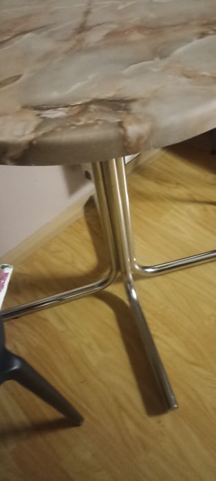 Stolik okrągły do kuchni