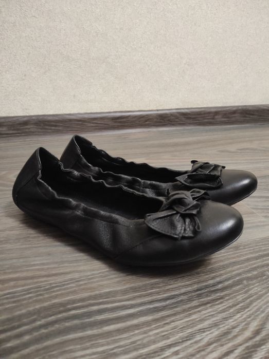 Нові шкіряні балетки