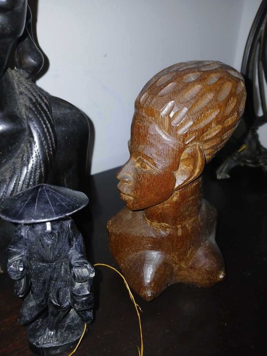 Conjunto de figuras africanas Instituto do Trabalho Angola-Luanda