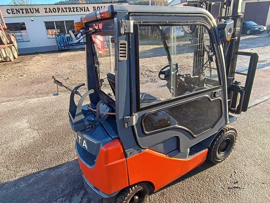 wóżek widłowy TOYOTA