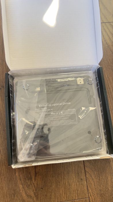 Zewnętrzny napęd CD/DVD USB-C / USB – nowy, kompletny