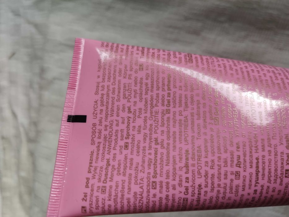 Avon encanto charming żel pod prysznic