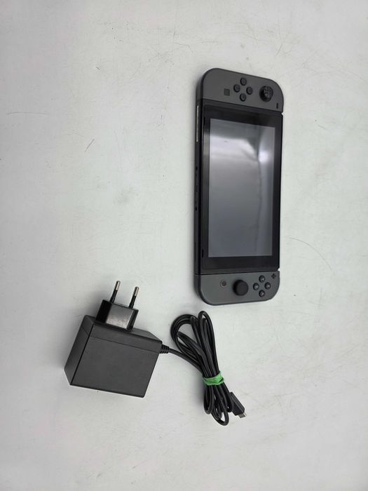 Konsola Nintendo SWITCH HAC-001 + Ładowarka