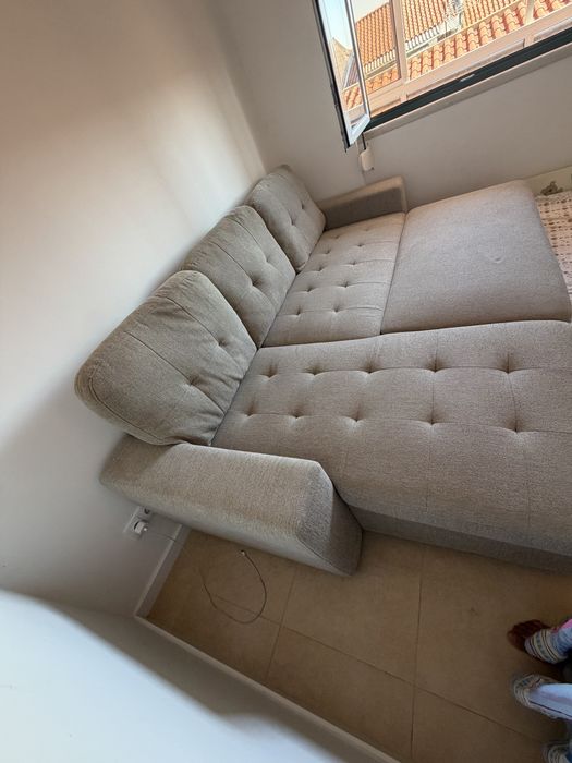 Sofa cama revertivel  com bau 3 meses de uso como novo