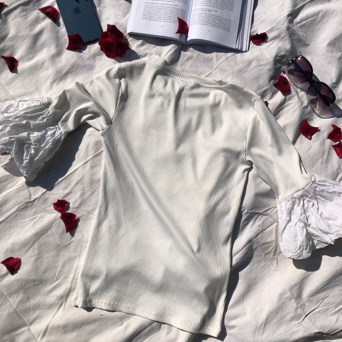 Кофтинка з об’ємними рукавами