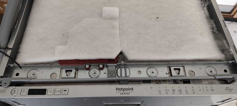Hotpoint Ariston HIO-3C21-CW