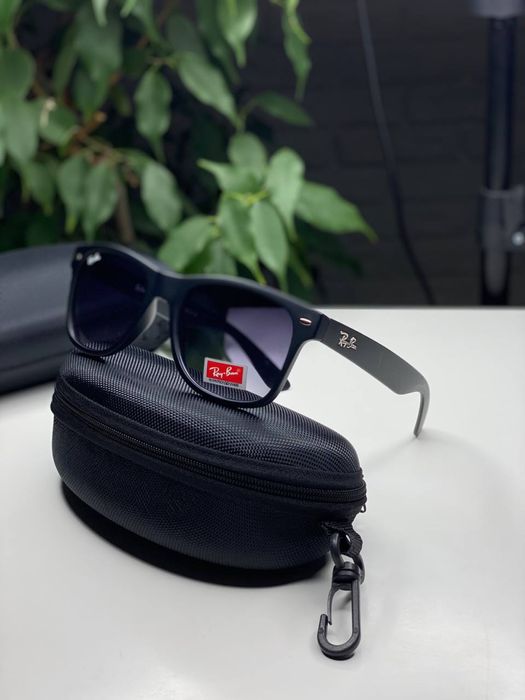 Сонцезахисні окуляри Ray Ban Wayfarer чоловічі UV400 чорні