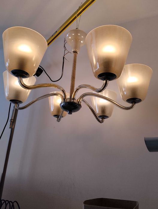 Żyrandol 6 lamp . Piękny !