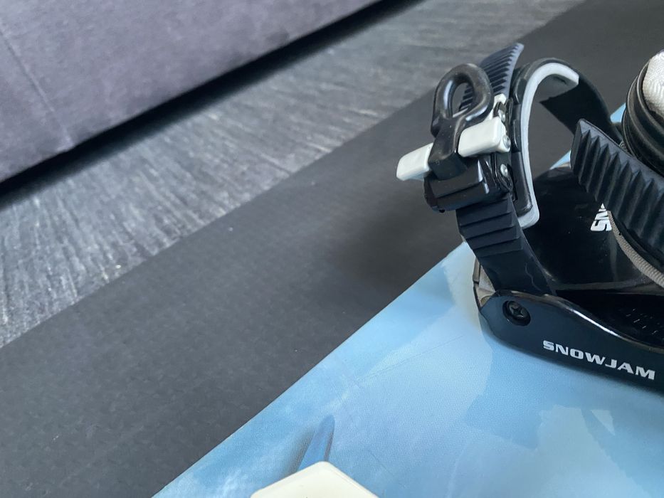 Сноуборд Trixie snowboard 138 см + чохол Burton