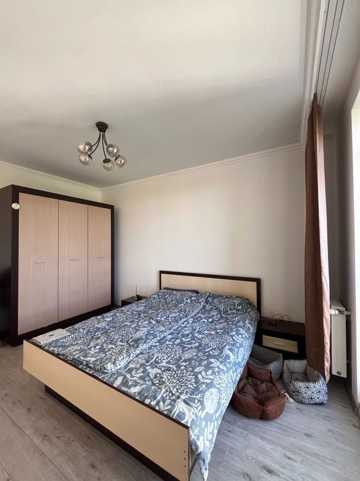 Велика 3 кімнатна квартира у Калиновій Слободі