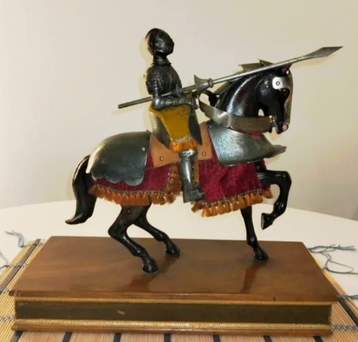 Estatueta Cavaleiro Medieval Toledo Antiga MARTI