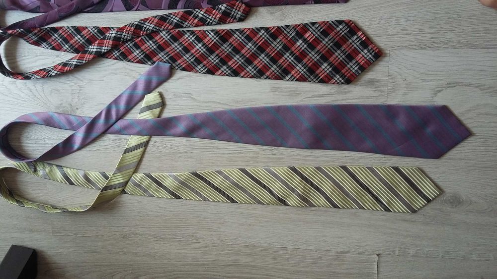 Stylowe krawaty komplet