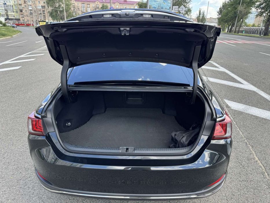 Продам автомобіль Lexus 250 (AT 207 к.с)