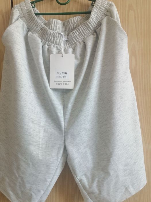 Жіночі трикотажні шорти.